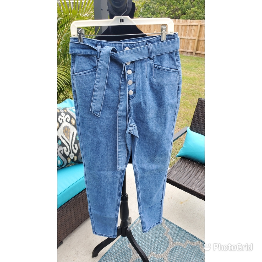 Brand New! High waist jeans